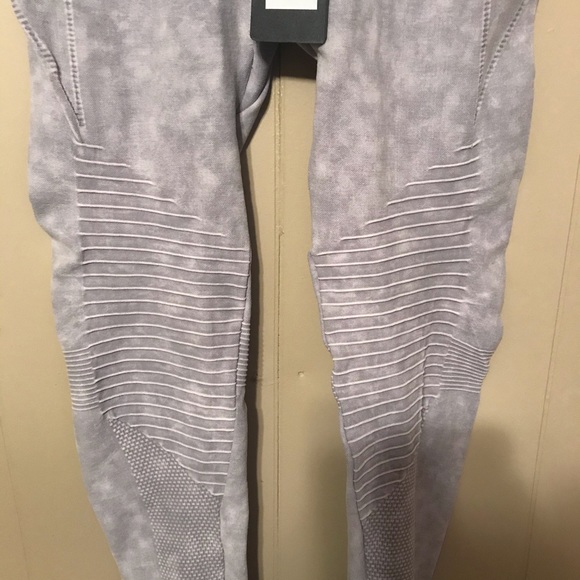 Boutique Leggings - Picture 4 of 5